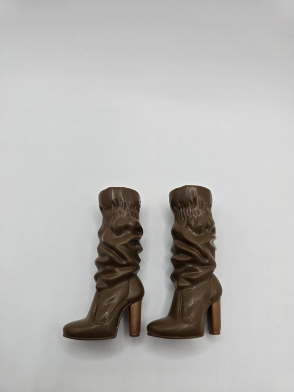 Bratz 10th Anniversary Party Yasmin Brown Slouchy Boots Replacement - Picture 2 of 6